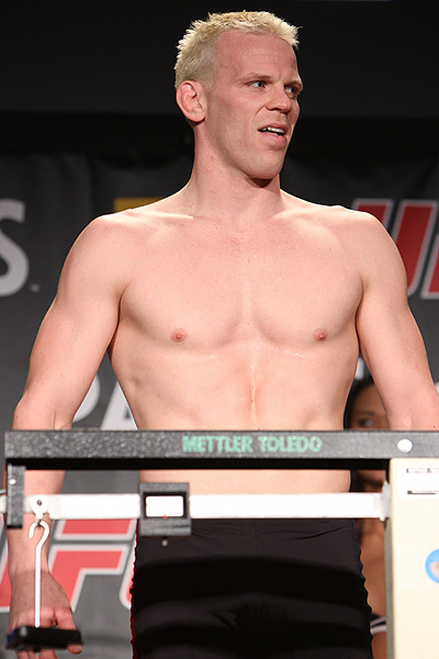 Pic by SHERDOG.COM -click for source- Credit: Dave Mandel